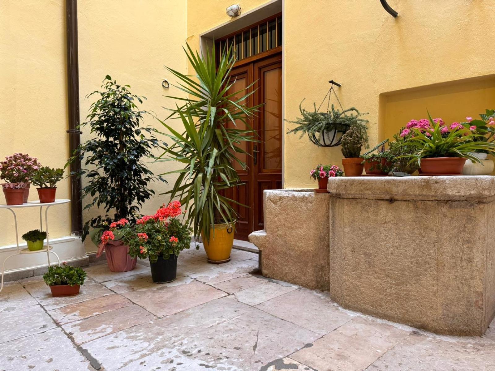 Отель Residenza Gonzaga Serracapriola Экстерьер фото